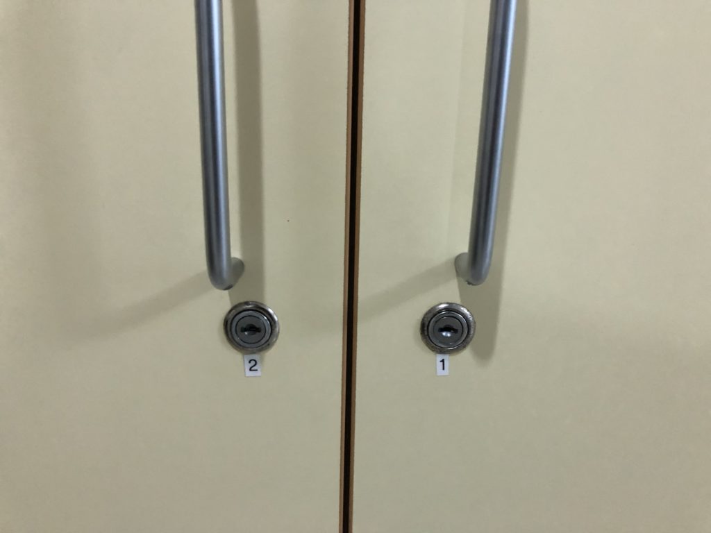 Howdy ロッカー鍵付き