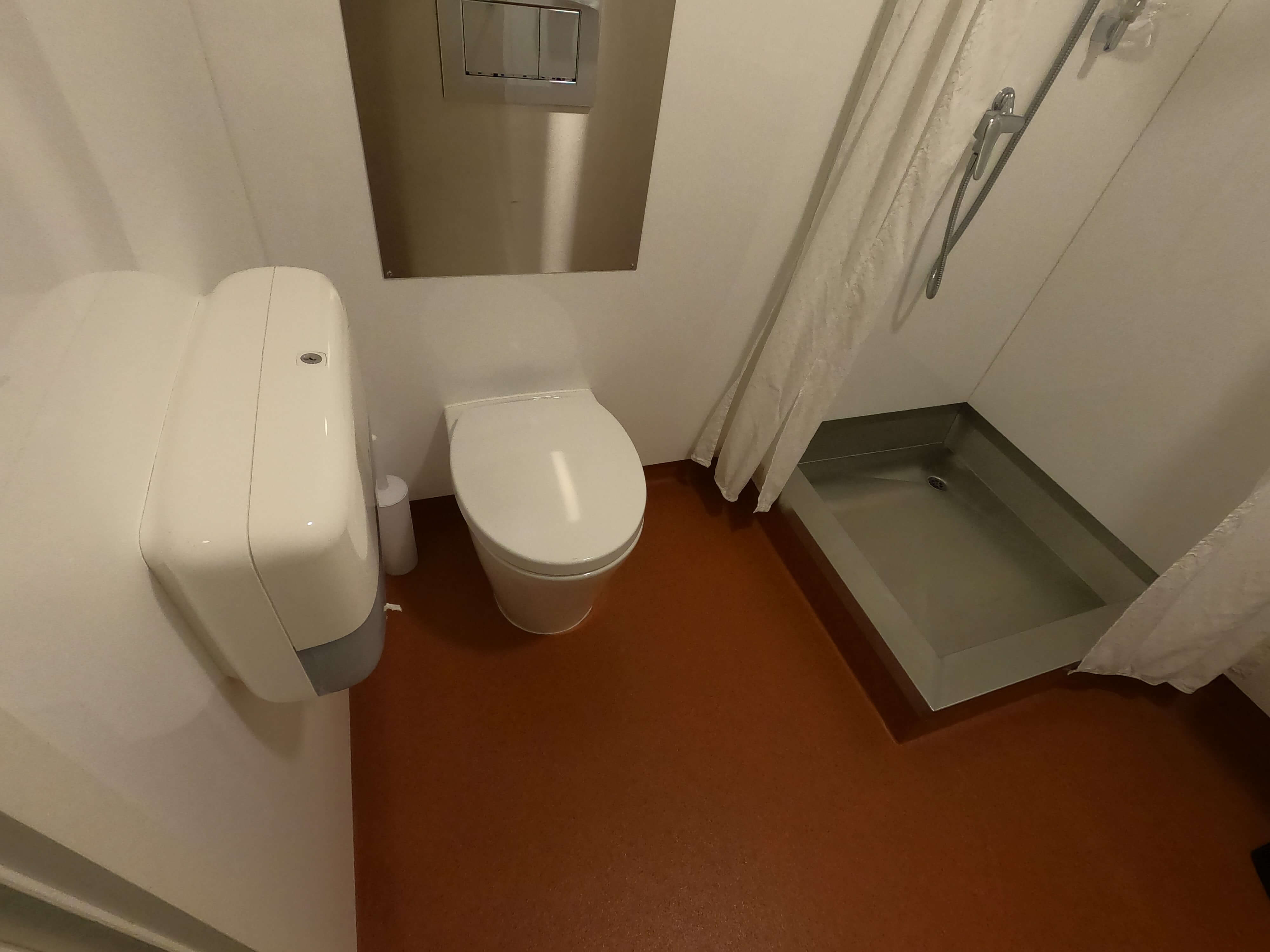 YHA Lake Tekapo お部屋 シャワールーム