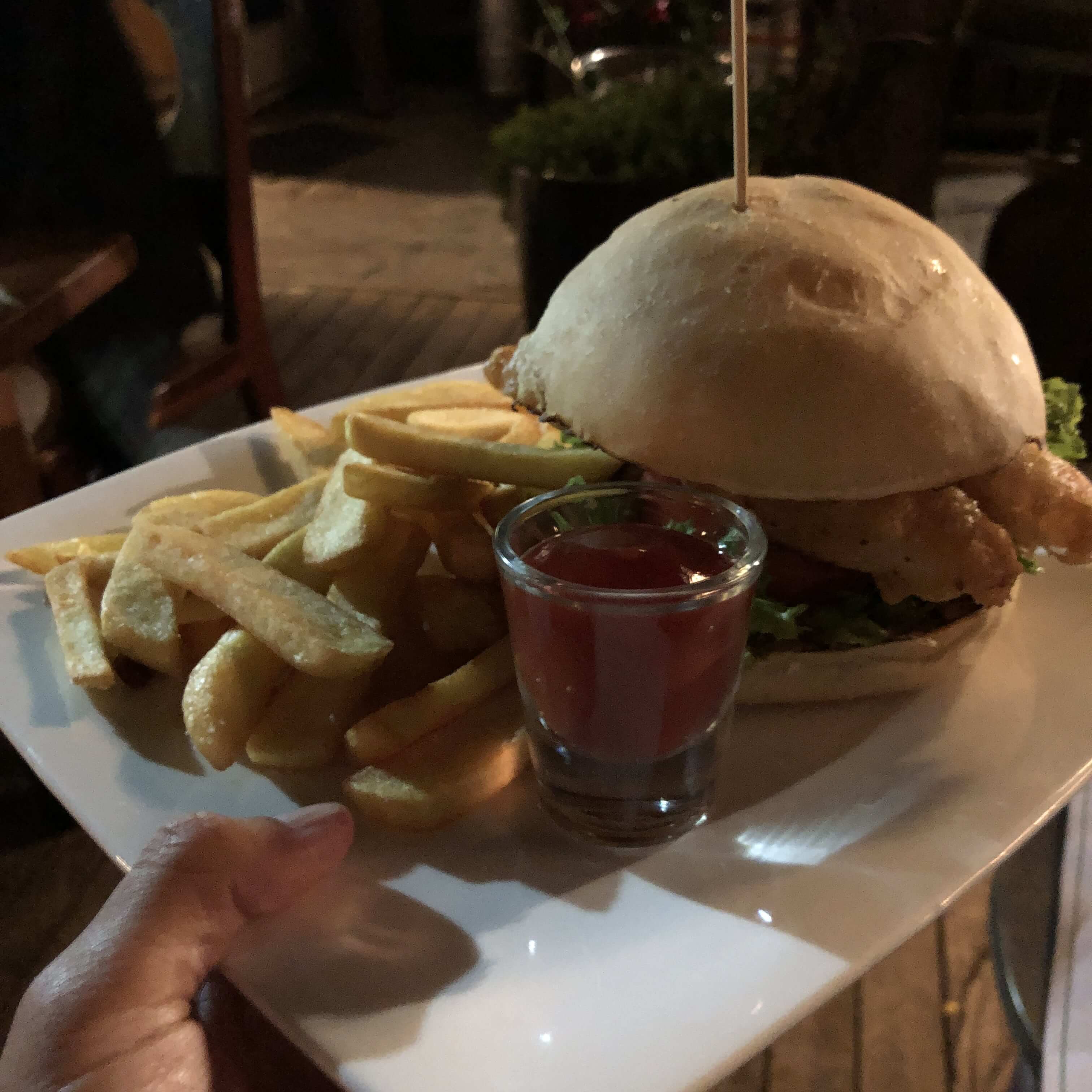 パブ　フィッシュバーガー