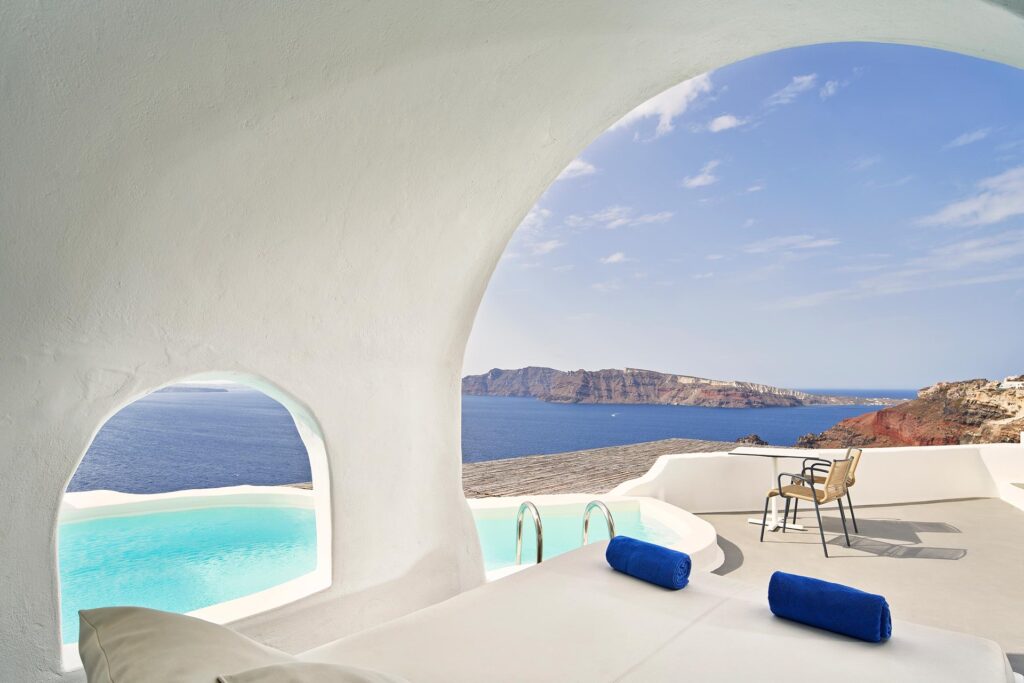 katikies-hotel-santorini-master-suite
